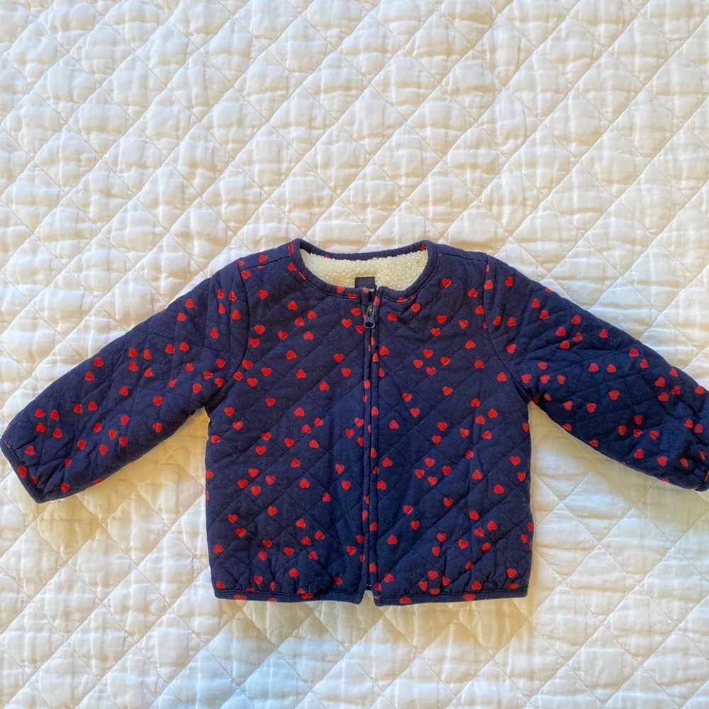 GAP Sherpa lined jacket with hearts! ❤️💙